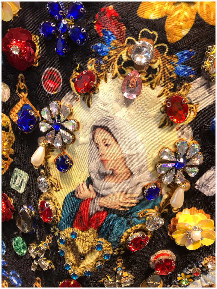 聖母マリアの服、聖母マリアワンピース、聖母マリアノースリーブ
